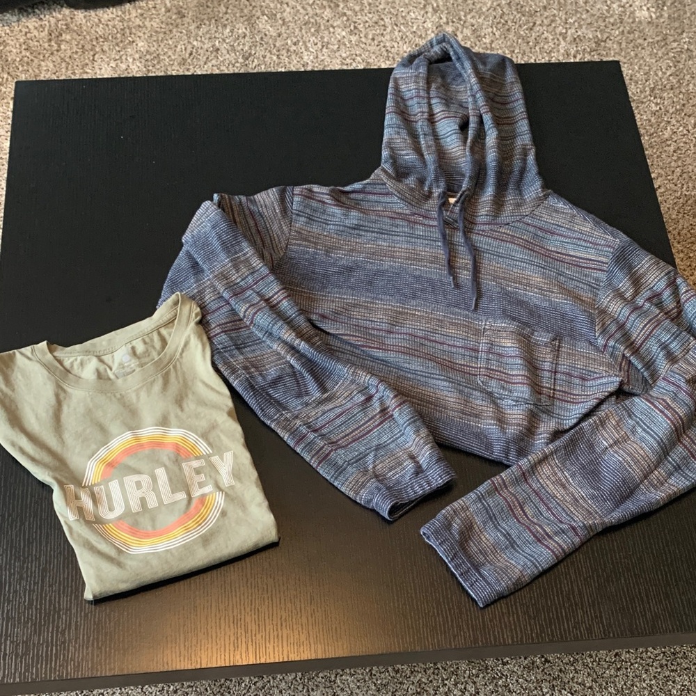 Men’s long sleeve hooded pullover and t-shirt bundle